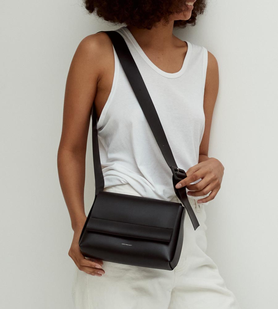 [OUT OF STOCK]  LOG MINI FLAP BAG- Artificial Leather_BLACK
