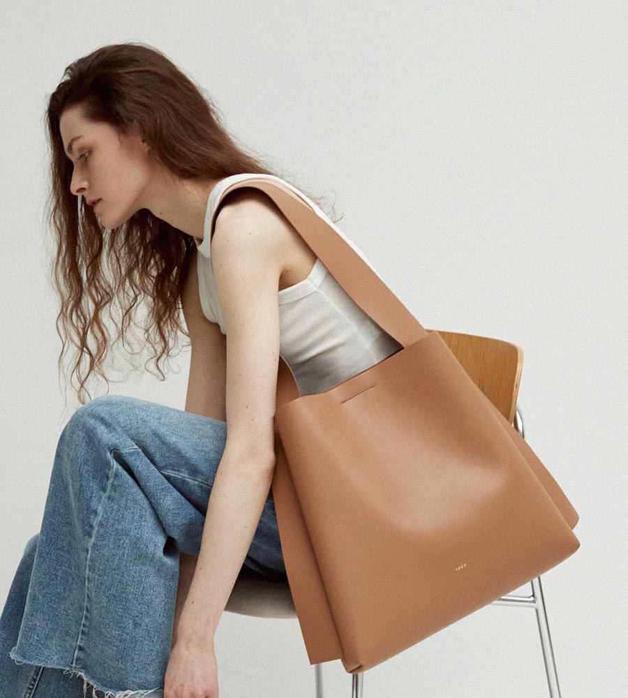 [LOW STOCK]  ARC BIG BUCKET – Artificial Leather_CAMEL